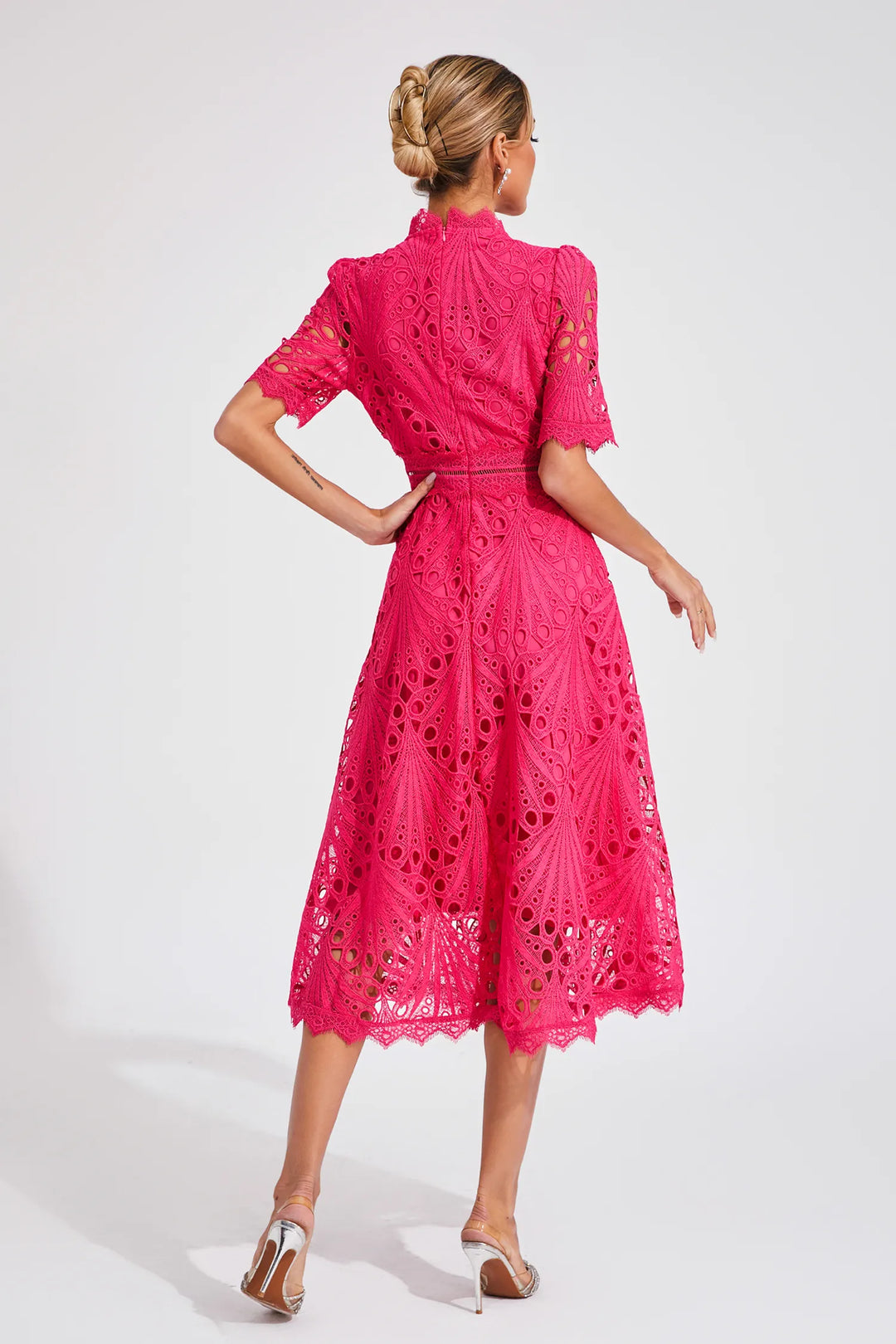 Lace Midi Dress – Elegant Scoop Neckline for Weddings and Special Events